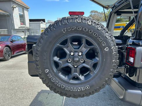Used 2023 Jeep Wrangler Unlimited w/ Sun & Screen Package AWD/4WD image 56