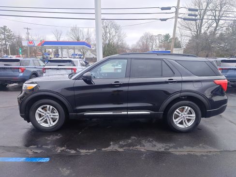 Used 2023 Ford Explorer XLT w/ Equipment Group 202A AWD/4WD image 1