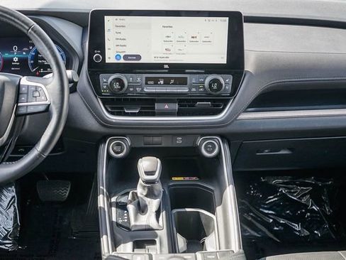 Used 2024 Toyota Grand Highlander FWD image 14