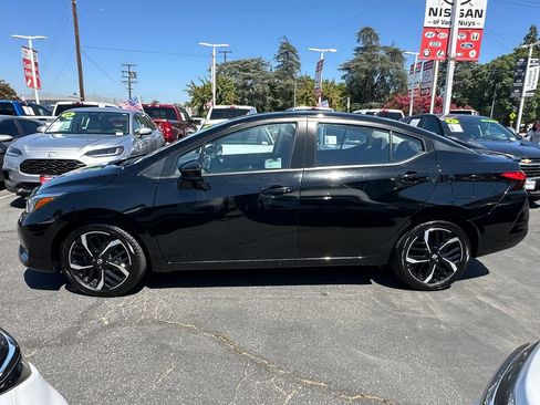 Used 2024 Nissan Versa SR FWD image 3