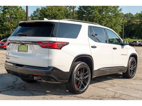 Used 2022 Chevrolet Traverse Premier w/ Redline Edition FWD image 8