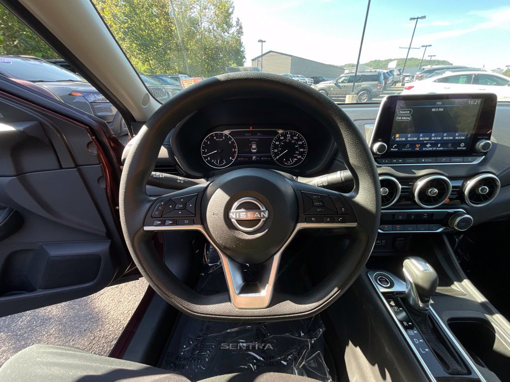 Used 2025 Nissan Sentra SV FWD image 10