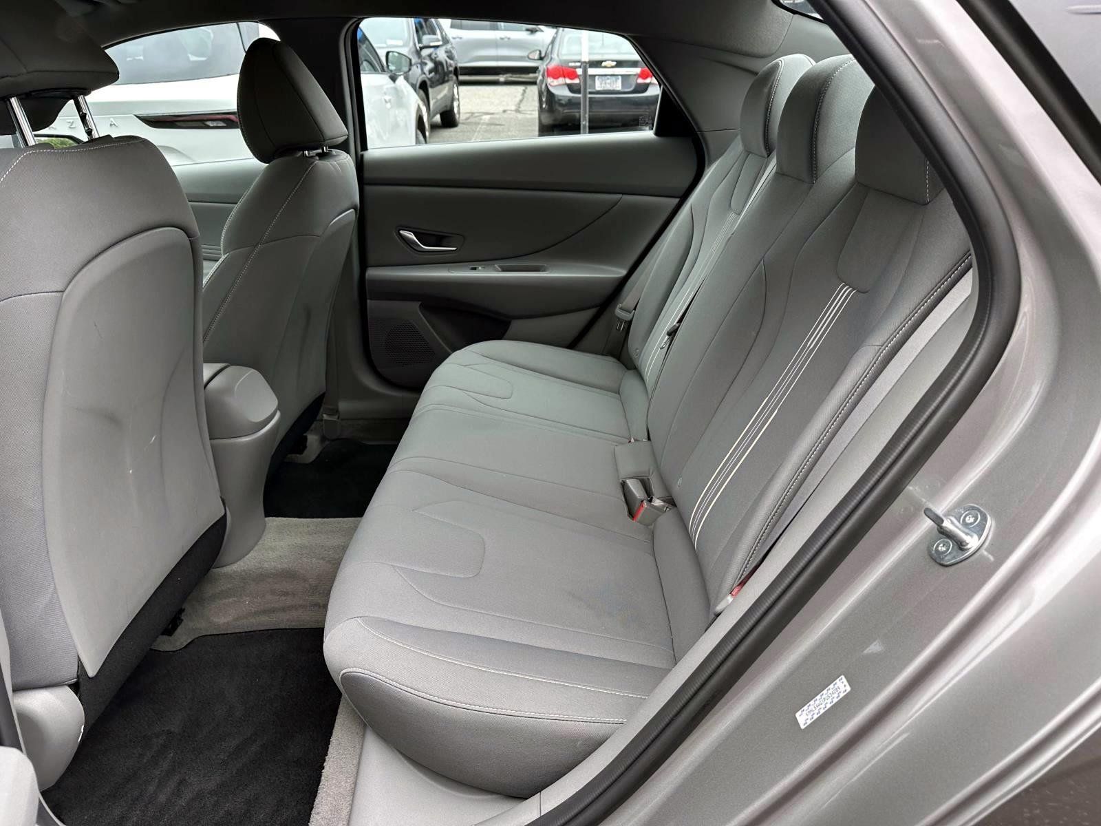 Used 2023 Hyundai Elantra SEL w/ Convenience Package FWD image 12