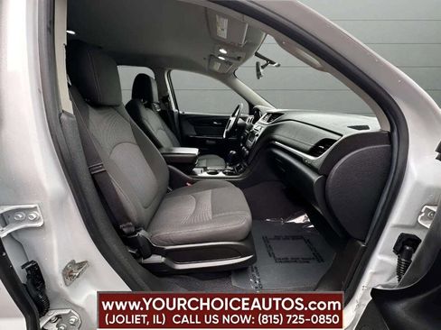 Used 2016 Chevrolet Traverse LT w/ Style and Technology Package image 45