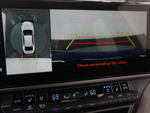 Used 2025 Toyota Camry XLE image 27