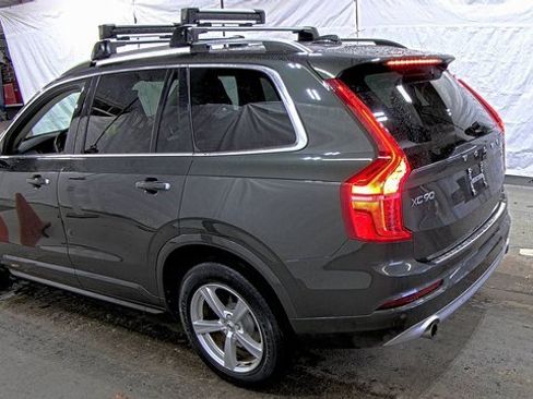 Used 2018 Volvo XC90 T5 Momentum image 4