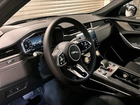 New 2026 Jaguar F-PACE R-Dynamic S image 7