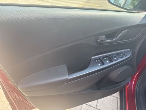 Used 2023 Hyundai Kona SEL FWD image 7