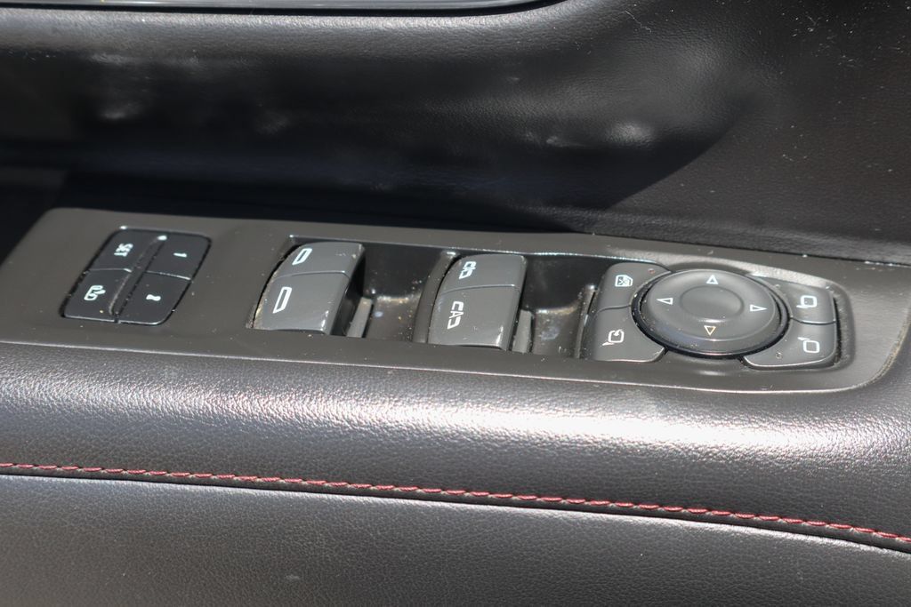 Used 2022 Chevrolet Tahoe RST w/ Sport Performance Package AWD/4WD image 18