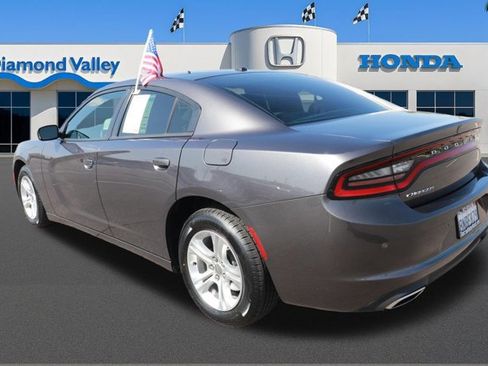 Used 2019 Dodge Charger SXT image 4