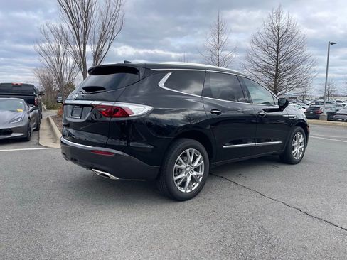 Used 2024 Buick Enclave Essence w/ Experience Buick Package image 8