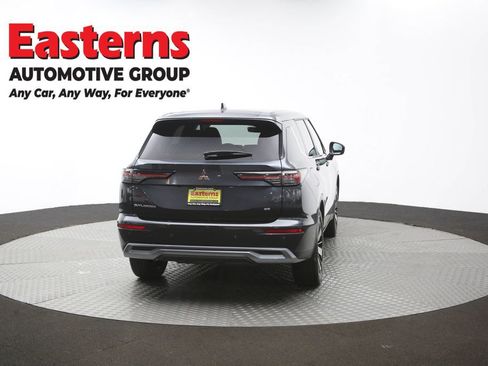 Used 2025 Mitsubishi Outlander SE FWD image 39