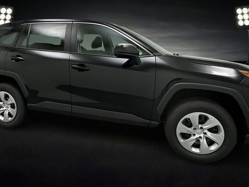 Certified 2024 Toyota RAV4 LE AWD/4WD image 4