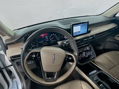 Used 2020 Lincoln Corsair Reserve w/ Appearance Package FWD image 11