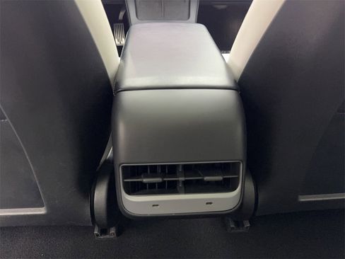 Used 2021 Tesla Model 3 Performance image 68