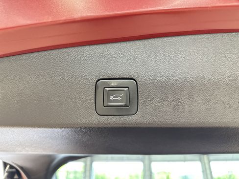 Used 2023 Buick Encore GX Essence w/ Experience Buick Package image 28