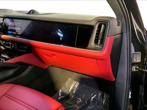 Used 2025 Porsche Cayenne Turbo image 22