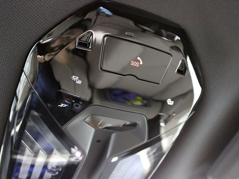 Used 2023 BMW iX xDrive50 w/ Sport Package image 22