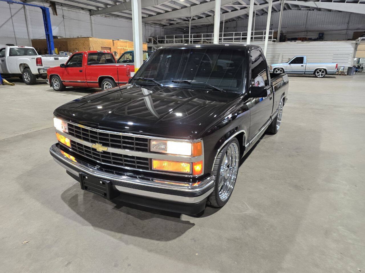 Used 1990 Chevrolet Silverado 1500 2WD Regular Cab image 3
