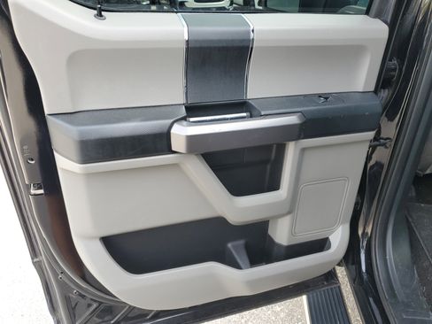 Used 2020 Ford F150 XLT image 14