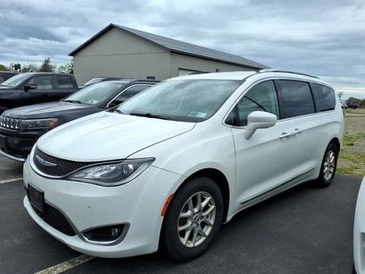 Used 2020 Chrysler Pacifica Touring-L w/ Advanced Safetytec Group