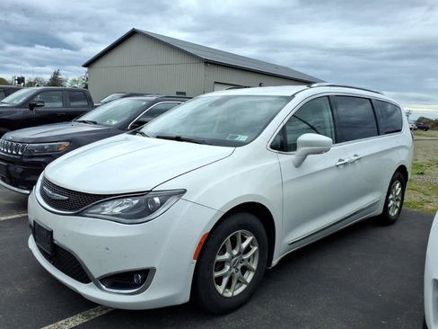 Used 2020 Chrysler Pacifica Touring-L w/ Advanced Safetytec Group FWD image 1
