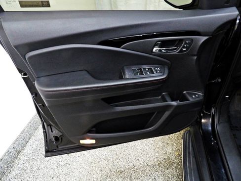 Used 2020 Honda Pilot Black Edition image 7