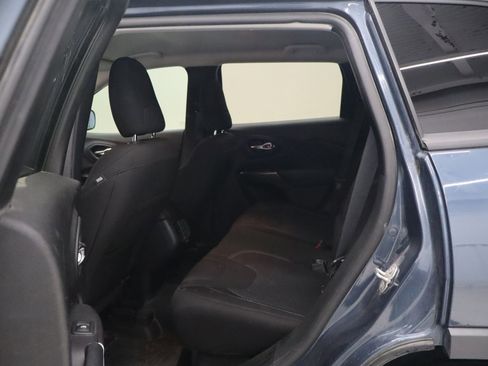 Used 2020 Jeep Cherokee Latitude image 27