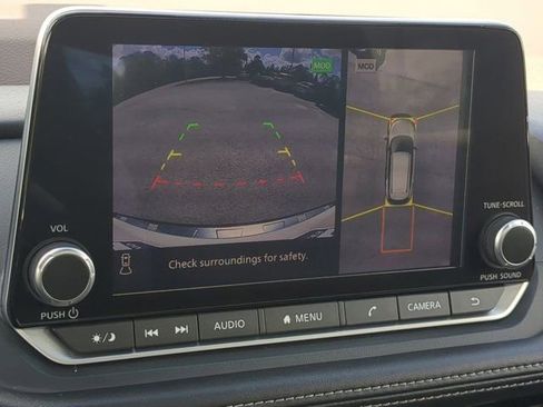 Used 2023 Nissan Rogue SL image 20