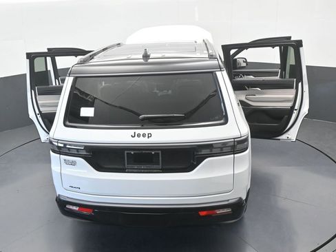 New 2026 Jeep Grand Wagoneer Summit AWD/4WD image 68