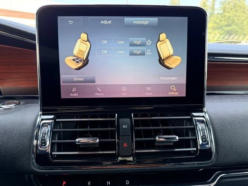 Certified 2021 Lincoln Navigator Reserve AWD/4WD image 19