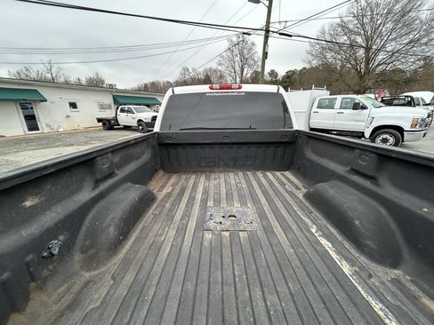 Used 2007 GMC Sierra 2500 SLE w/ Z71 Off-Road Package image 8