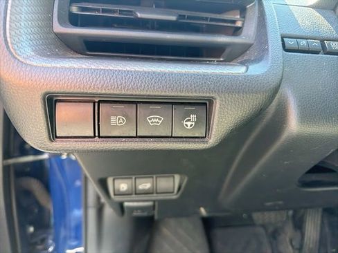 Used 2023 Toyota Prius Limited w/ Limited Premium Package FWD image 7