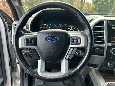 Used 2015 Ford F150 Lariat image 11