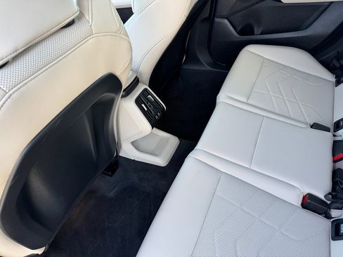 Used 2025 BMW X2 xDrive28i w/ Premium Package image 17