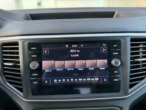 Used 2020 Volkswagen Atlas Cross Sport SE w/ Panoramic Sunroof Package FWD image 29