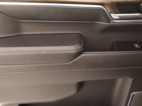 Used 2022 Chevrolet Silverado 1500 LT AWD/4WD image 17