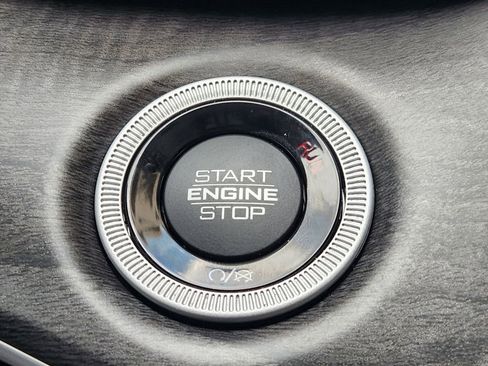 Used 2022 Jeep Grand Cherokee Limited image 21