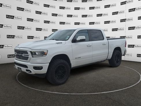 Used 2024 RAM 1500 Laramie AWD/4WD image 2