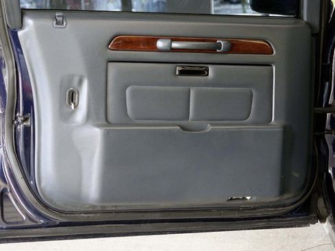 Used 2001 Cadillac De Ville Limousine FWD image 29
