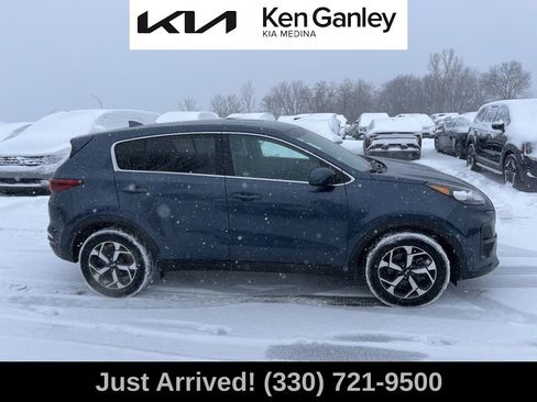 Used 2020 Kia Sportage LX image 4