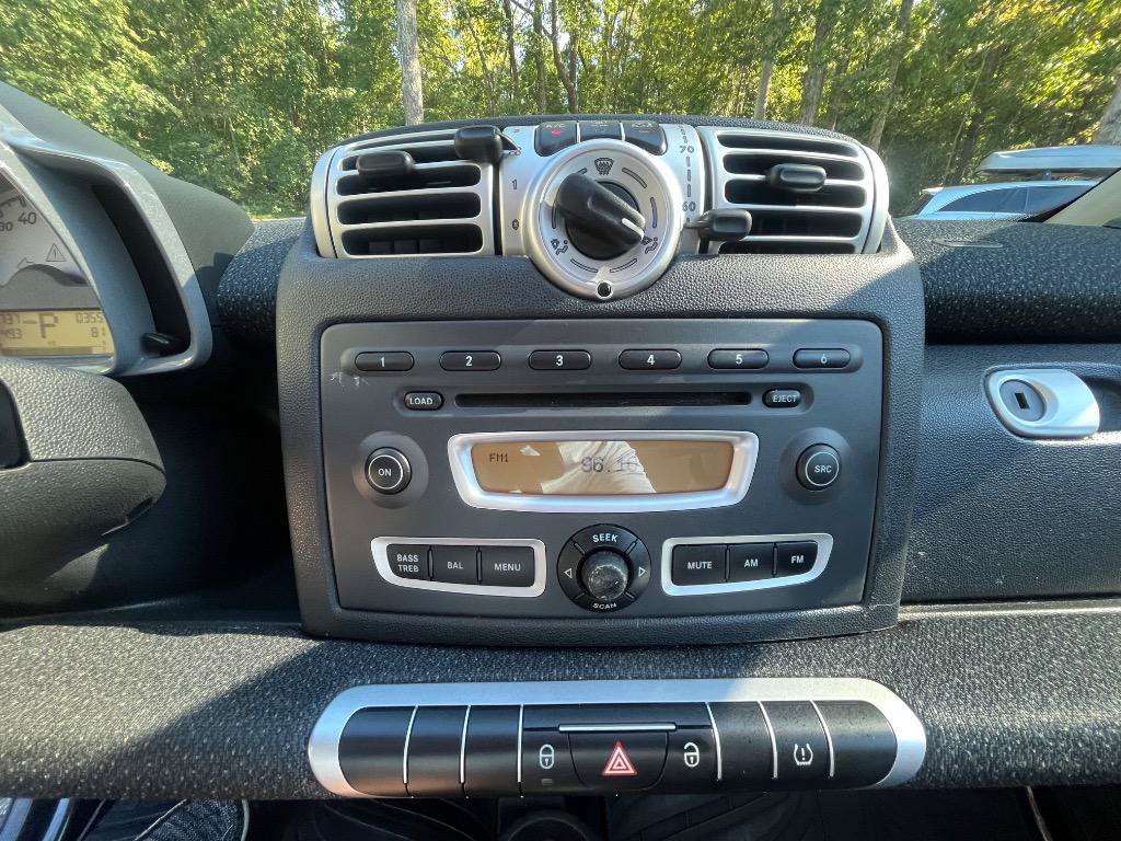 Used 2008 smart fortwo pure RWD image 19
