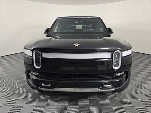 Used 2023 Rivian R1S Adventure image 8