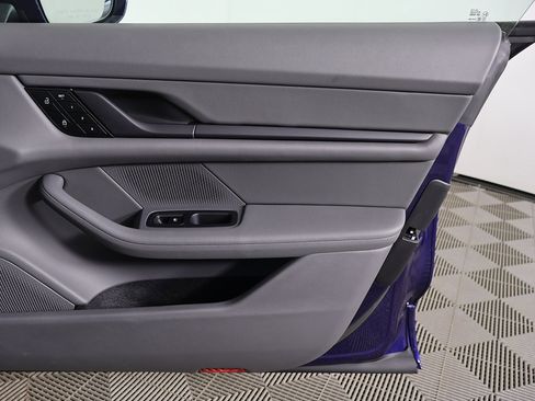 Used 2023 Porsche Taycan image 24