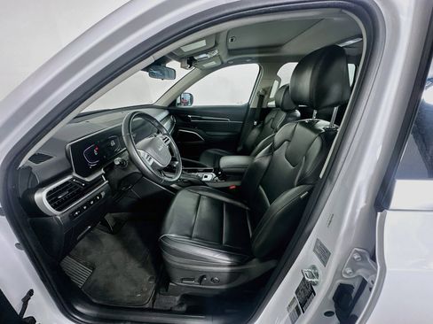 Used 2025 Kia Telluride S FWD image 13