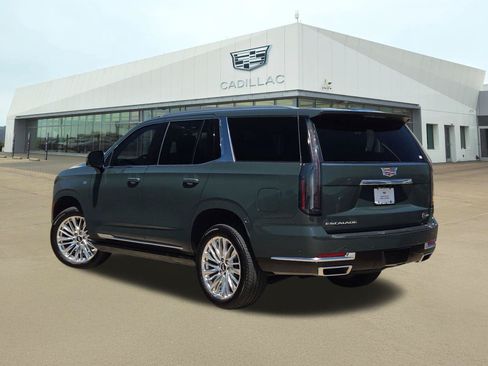Used 2026 Cadillac Escalade Luxury w/ LPO, Floor Liner Package RWD image 4