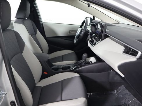 Used 2025 Toyota Corolla LE FWD image 18