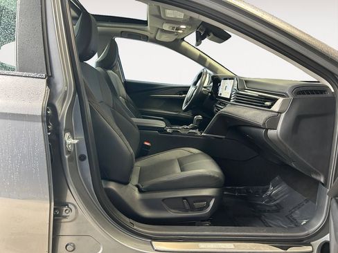 Used 2025 Toyota Camry XLE AWD/4WD image 10