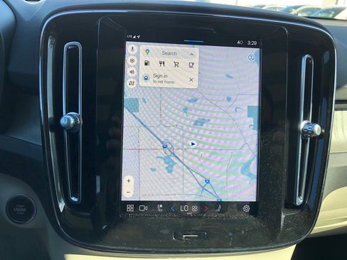 Used 2023 Volvo XC40 B5 Ultimate w/ Protection Package Premier image 26