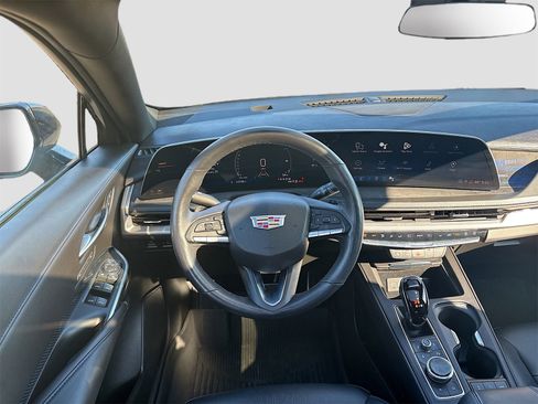 Used 2024 Cadillac XT4 Sport image 23